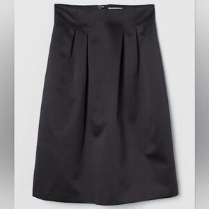 H&M NWT Black puffy knee length party skirt size 8